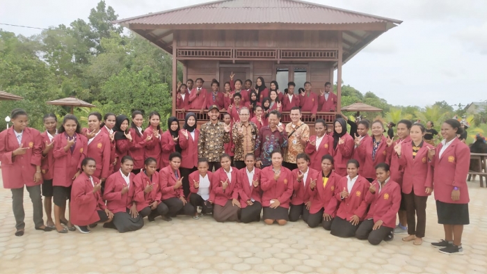 KEMENDIKBUD RI MONEV PENERIMA BEASISWA UNGGULAN PG PAUD FKIP UNIMUDA SORONG